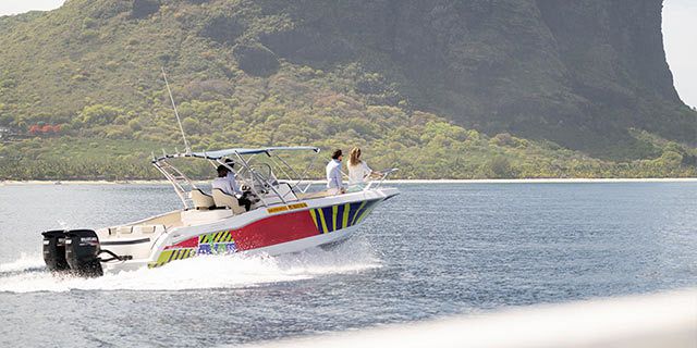 Private 2 hour le morne tour by speedboat (4)